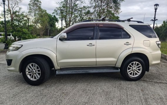 Sell White 2012 Toyota Fortuner in Balete-8