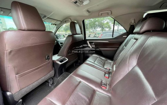 2017 Toyota Fortuner  2.4 V Diesel 4x2 AT in Makati, Metro Manila-14