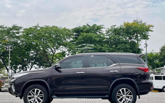 2017 Toyota Fortuner  2.4 V Diesel 4x2 AT in Makati, Metro Manila-4