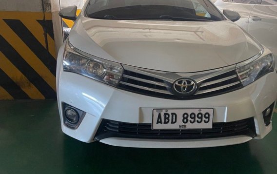 Sell Pearl White 2016 Toyota Corolla altis in Caloocan