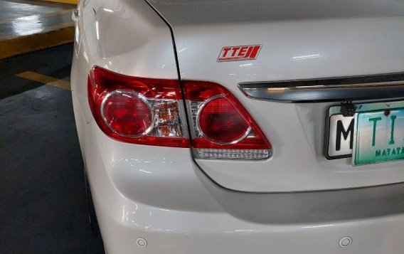 Selling White Toyota Corolla altis 2012 in Pateros-4