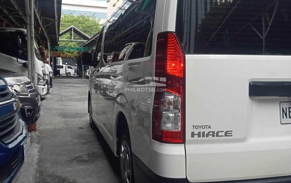 2020 Toyota Hiace  Commuter Deluxe in Pasay, Metro Manila-19