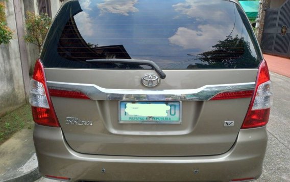 Sell White 2011 Toyota Innova in Quezon City-4