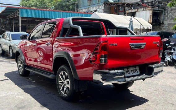 Selling White Toyota Hilux 2016 in Manila-3