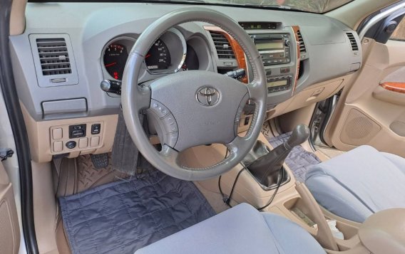 Silver Toyota Fortuner 2010 for sale in Manual-5