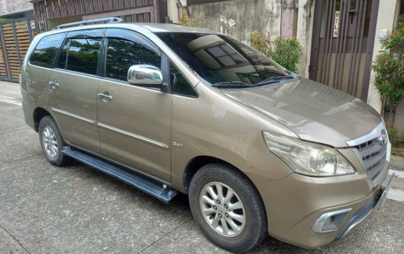 Sell White 2011 Toyota Innova in Quezon City-3