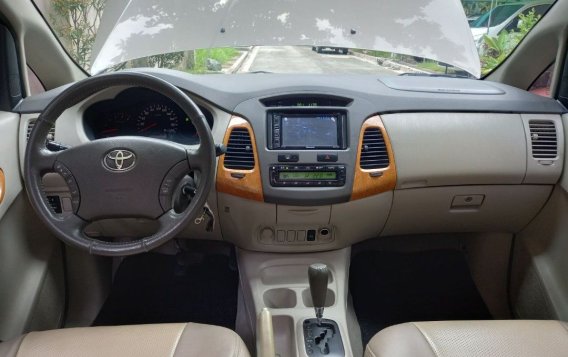 Sell White 2011 Toyota Innova in Quezon City