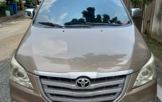 Sell White 2011 Toyota Innova in Quezon City-1