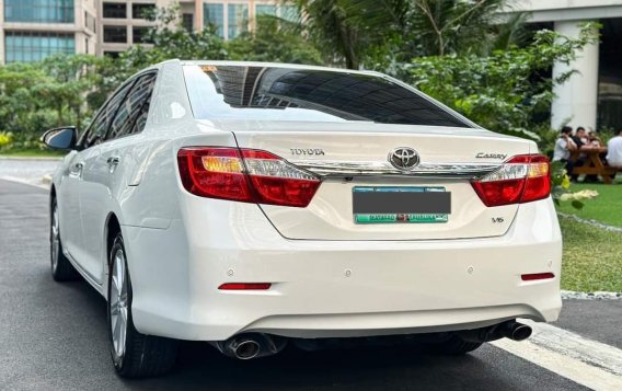 Pearl White Toyota Camry 2013 for sale in Automatic-3