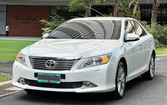 Pearl White Toyota Camry 2013 for sale in Automatic-4