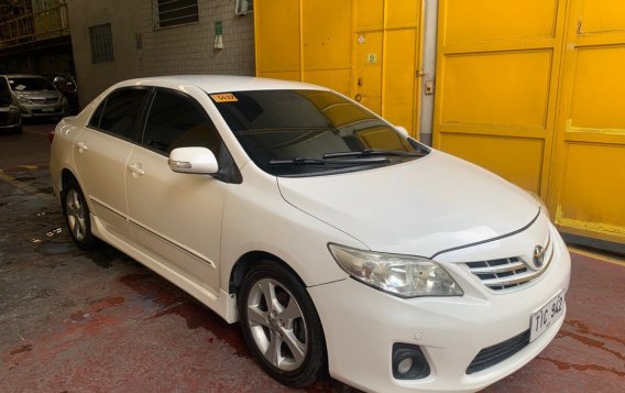 Sell Pearl White 2013 Toyota Corolla in Quezon City