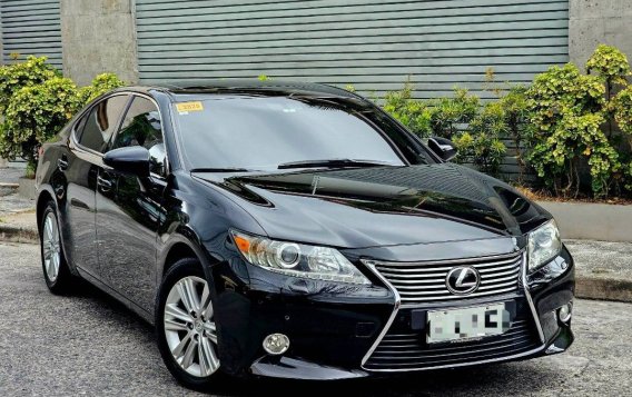 Sell White 2014 Toyota S-Class in Manila