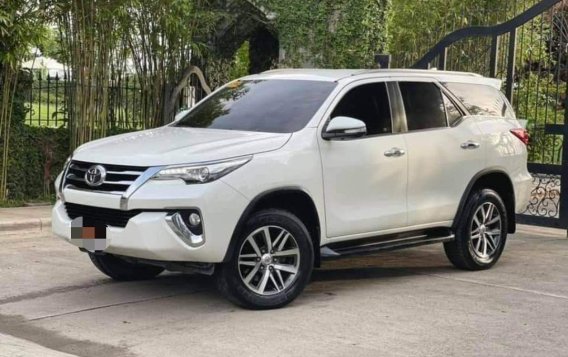 White Toyota Fortuner 2018 for sale in Cainta-1