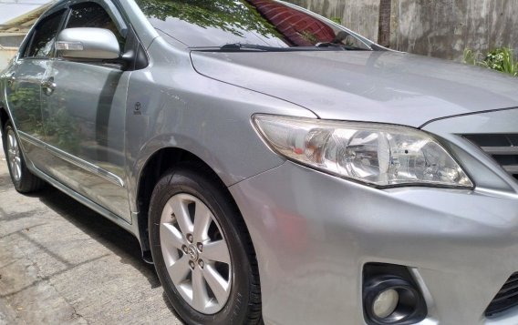 Sell White 2013 Toyota Corolla altis in Parañaque