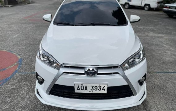 Selling White Toyota Yaris 2015 in Manila-4