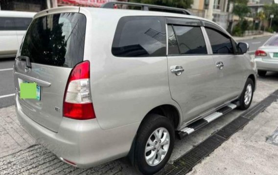 Sell White 2012 Toyota Innova in Quezon City-2