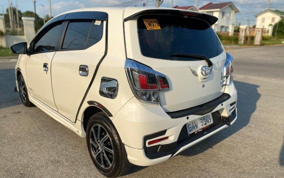 Selling White Toyota Wigo 2022 in Quezon City-2