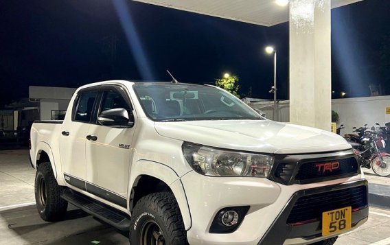 White Toyota Hilux 2016 for sale in Automatic-1