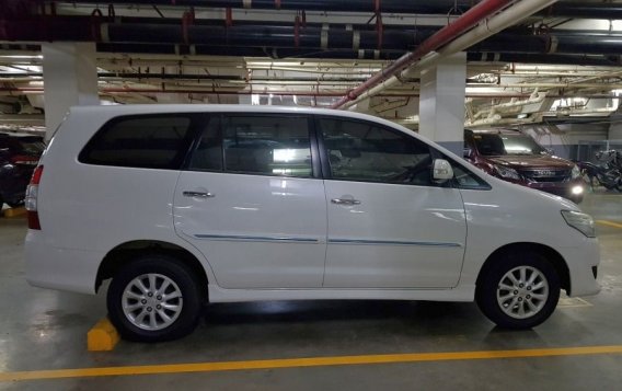 Sell White 2012 Toyota Innova in Pasay-1