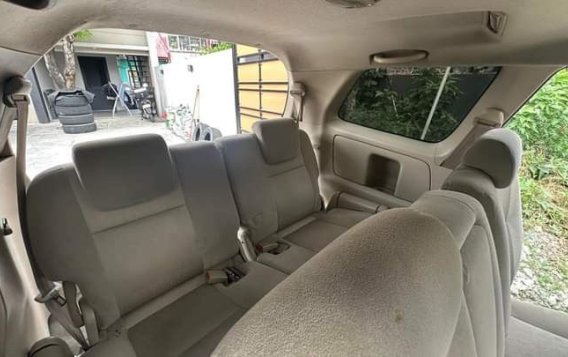 White Toyota Innova 2005 for sale in Quezon City-6