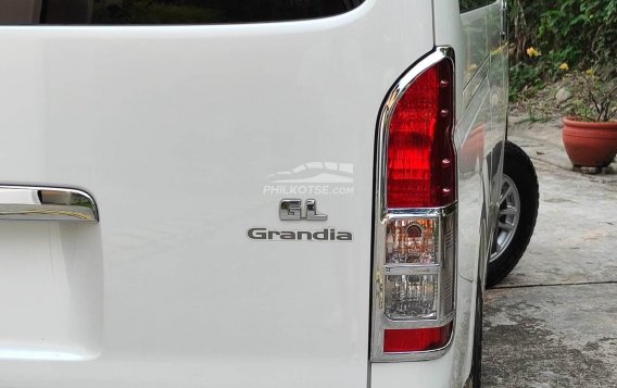 2017 Toyota Hiace  GL Grandia A/T in Manila, Metro Manila-19