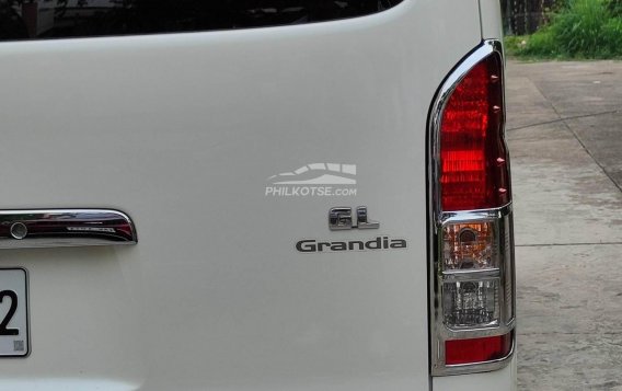 2017 Toyota Hiace  GL Grandia A/T in Manila, Metro Manila-12