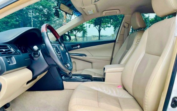 Pearl White Toyota Camry 2013 for sale in Makati-5