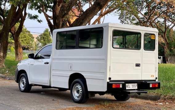 Selling White Toyota Hilux 2021 in Parañaque-2