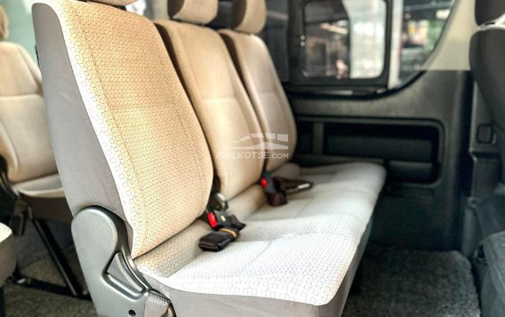 2016 Toyota Hiace  Commuter 3.0 M/T in Manila, Metro Manila-14