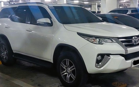 Sell Green 2023 Toyota Fortuner in Mandaluyong-5