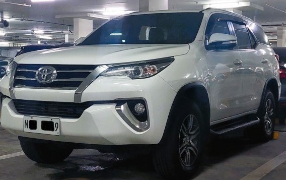 Sell Green 2023 Toyota Fortuner in Mandaluyong-2
