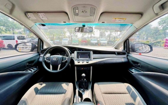 White Toyota Innova 2016 for sale in Makati-6