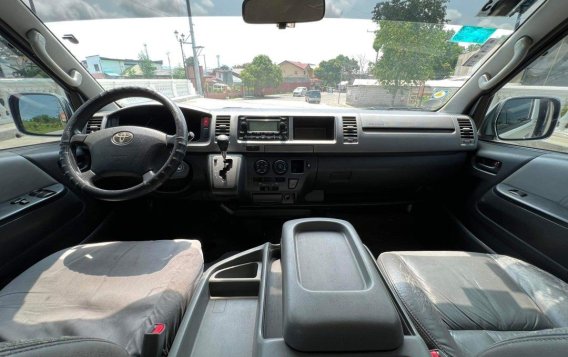 White Toyota Hiace Super Grandia 2010 for sale in Parañaque-6