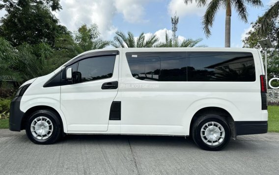 2019 Toyota Hiace  Commuter Deluxe in Las Piñas, Metro Manila-13