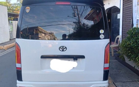 White Toyota Hiace 2016 for sale in Taguig-2