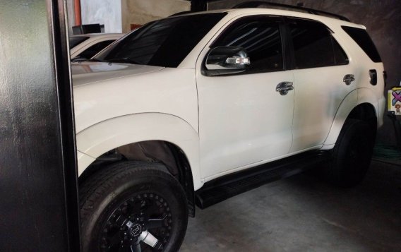 White Toyota Fortuner 2014 for sale in Marikina-4