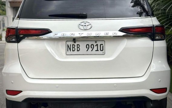 Sell Pearl White 2018 Toyota Fortuner in Manila-5