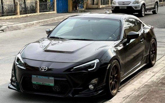 Sell White 2013 Toyota 86 in Manila