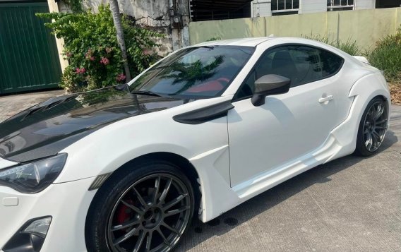 Sell White 2013 Toyota 86 in Quezon City-3