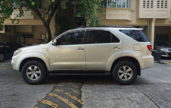 White Toyota Fortuner 2006 for sale in Pasig