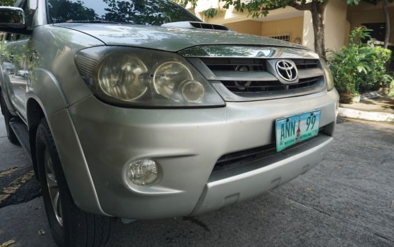 White Toyota Fortuner 2006 for sale in Pasig-1