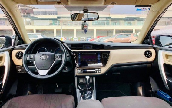 White Toyota Corolla altis 2018 for sale in Automatic-4