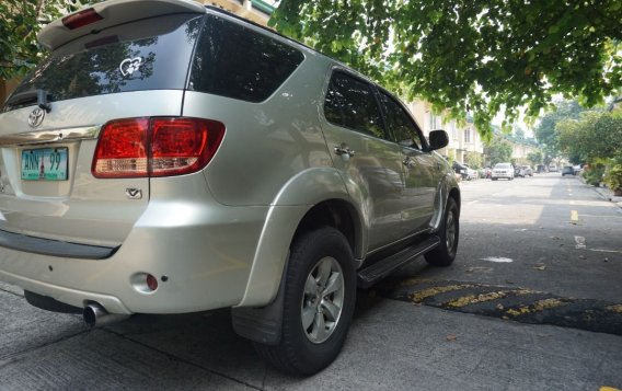 White Toyota Fortuner 2006 for sale in Pasig-5
