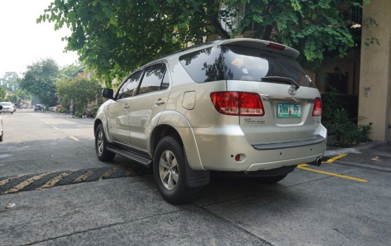 White Toyota Fortuner 2006 for sale in Pasig-5