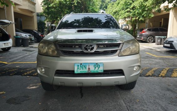 White Toyota Fortuner 2006 for sale in Pasig-1