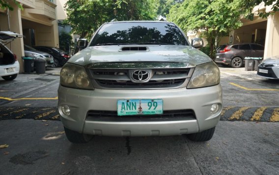 White Toyota Fortuner 2006 for sale in Pasig-7