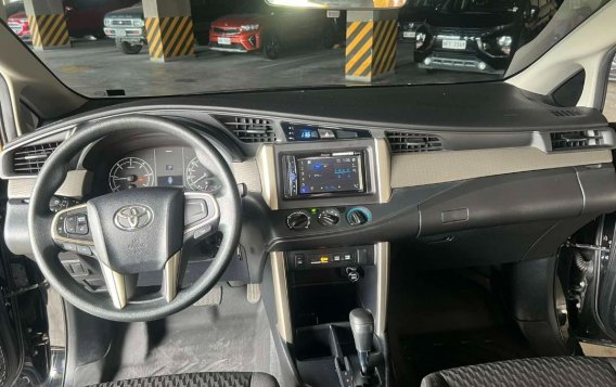 White Toyota Innova 2020 for sale in Manila-8