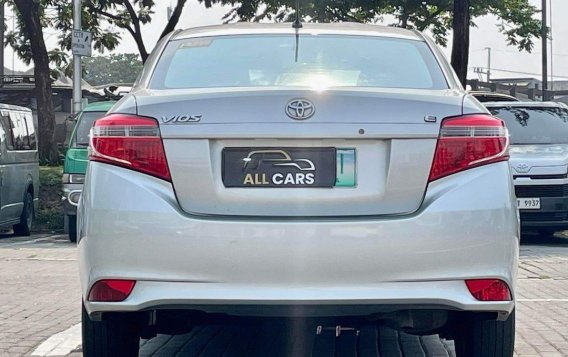 Selling White Toyota Vios 2014 in Makati-3