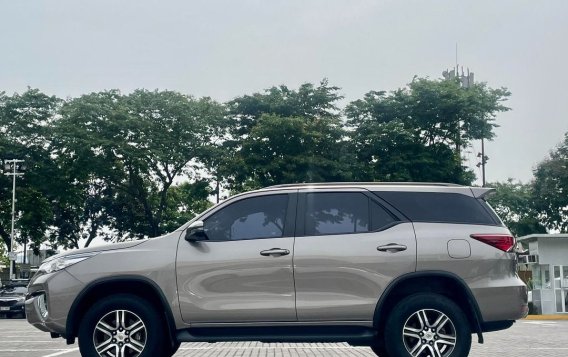 Sell White 2019 Toyota Fortuner in Makati-5