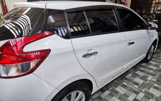 Selling White Toyota Yaris 2016 in Manila-4